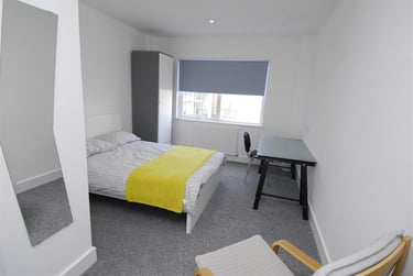 4 bed flat, 2A Old Town Street, City Centre, Plymouth, PL11AE - Image 3